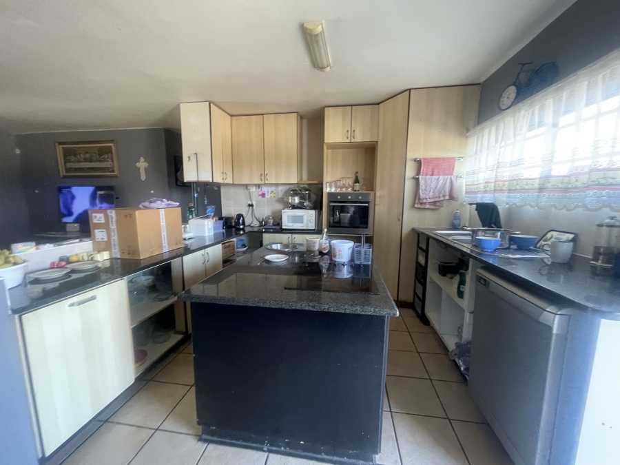 4 Bedroom Property for Sale in Cambridge West Eastern Cape